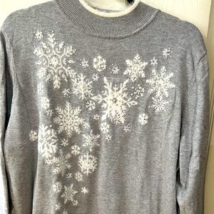 Beautiful Alfred Dunner wintry sweater, 1X gray with white snowflakes, very soft